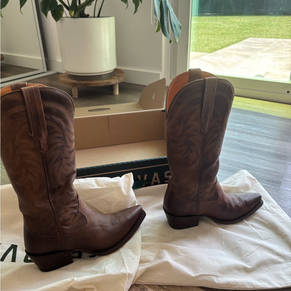 Tecovas Annie boot